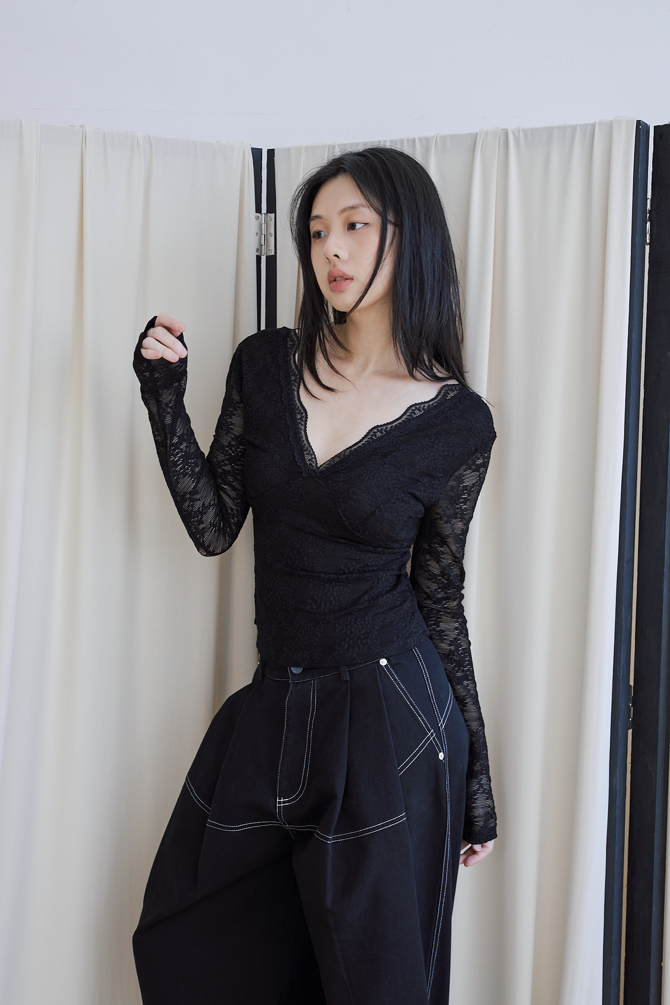 蕾絲美背長袖上衣：圖片 3